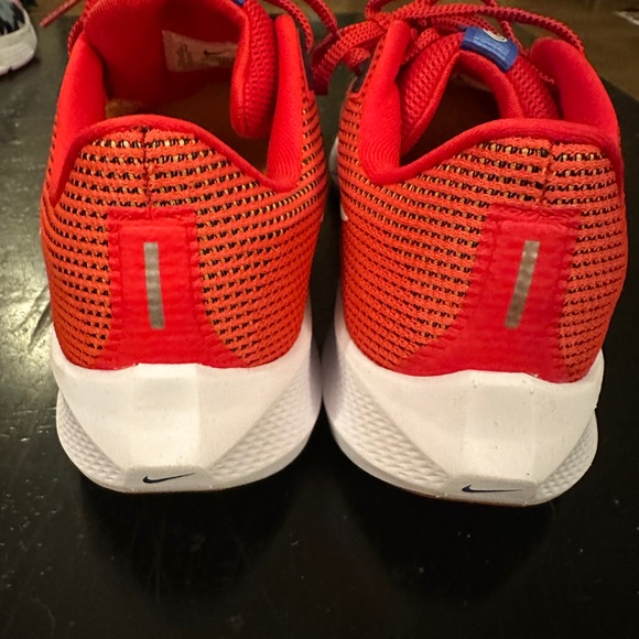 NWOT Men’s Nike running Pegasus 40 size 11 - Picture 2 of 7